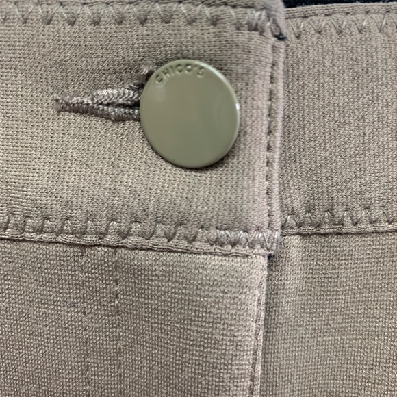 Chico’s 2 zip front stretch pants in khaki tan EUC - Picture 3 of 8